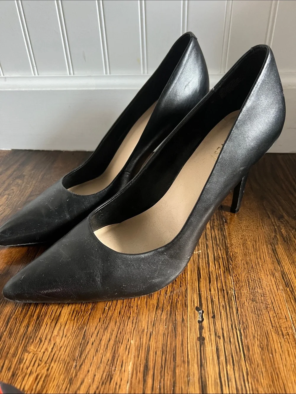 Classic Black Pointed-Toe Women’s Pumps all leather